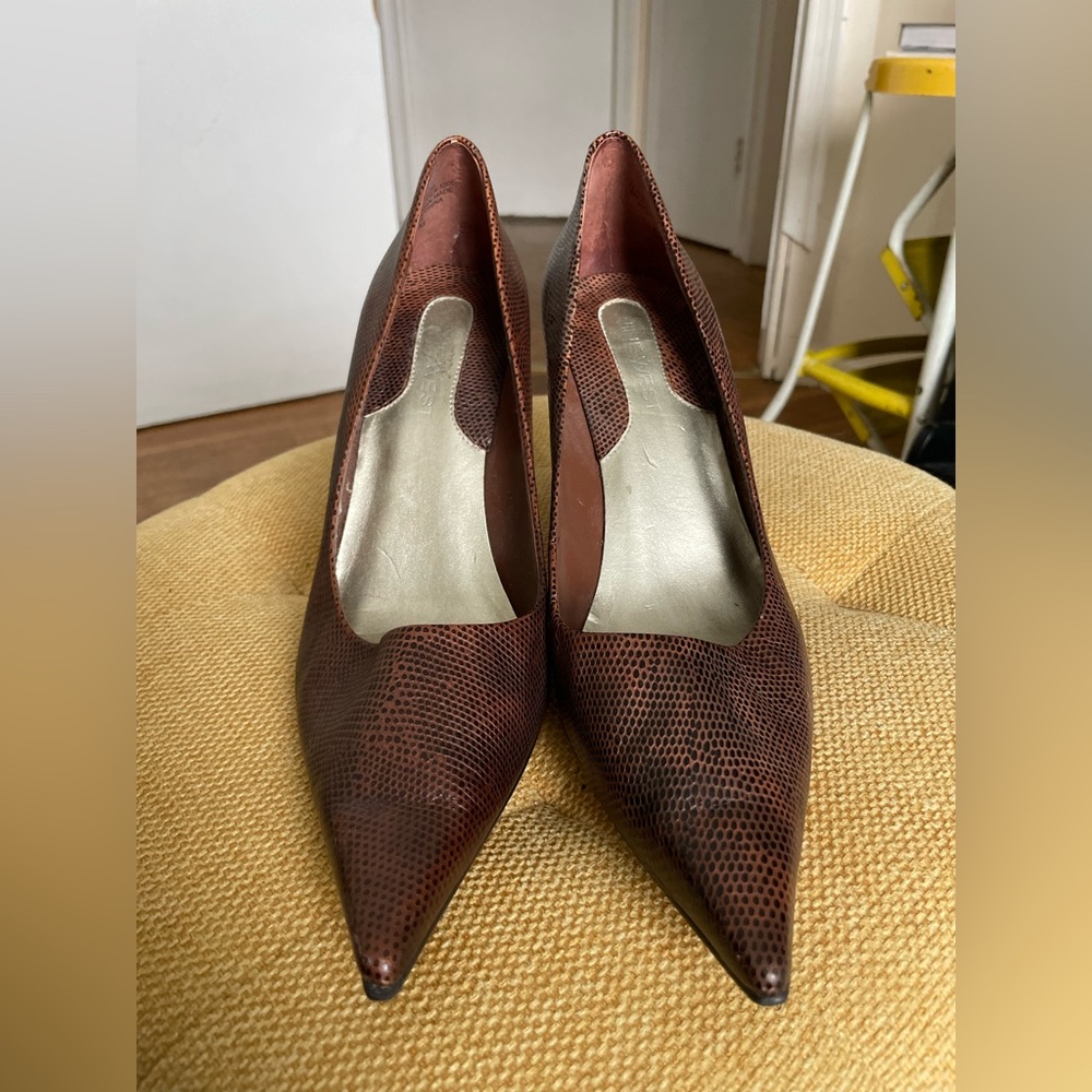 Nine West pointy toe leather heels size 8